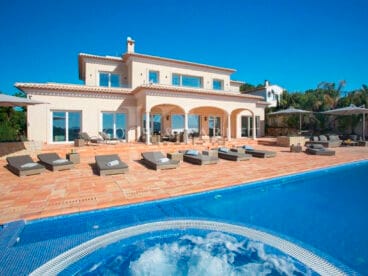 Casa entre la cala Advocat y Baladrar de Benissa