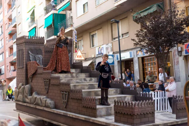 Los Moros y Cristianos de Calp vuelven a deslumbrar con su gran entrada 3 desfile de moros y cristianos de calp 2023 01