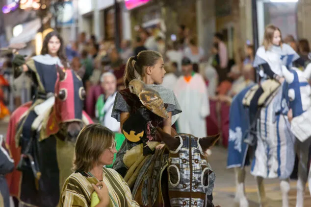 Los Moros y Cristianos de Calp vuelven a deslumbrar con su gran entrada 49 desfile de moros y cristianos de calp 2023 48