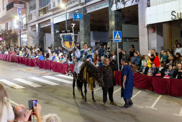 Los Moros y Cristianos de Calp vuelven a deslumbrar con su gran entrada 77 desfile de moros y cristianos de calp 2023 76