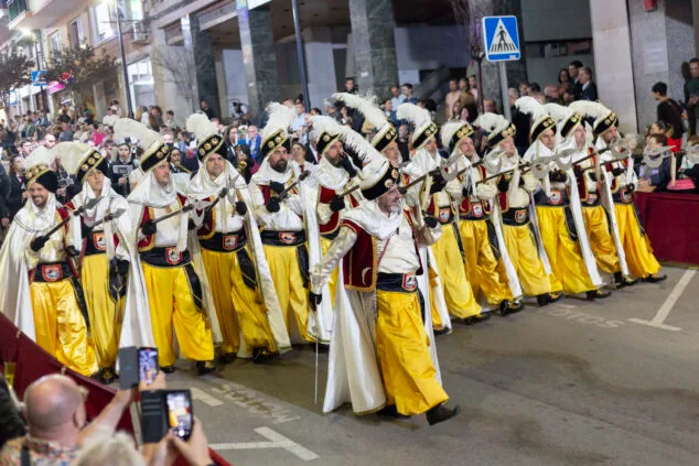 Los Moros y Cristianos de Calp vuelven a deslumbrar con su gran entrada 87 desfile de moros y cristianos de calp 2023 86
