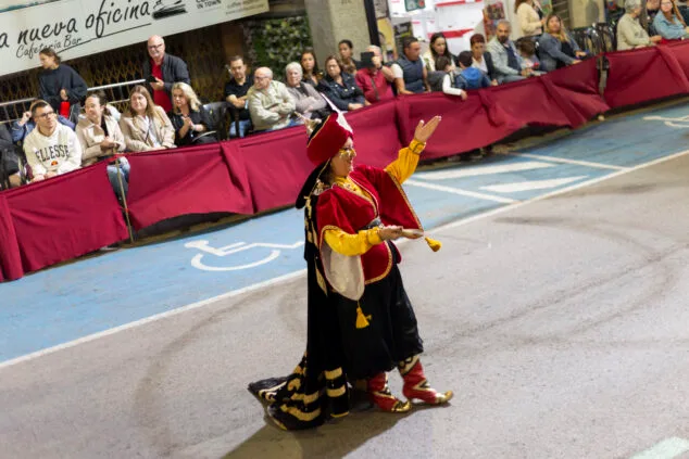 Los Moros y Cristianos de Calp vuelven a deslumbrar con su gran entrada 97 desfile de moros y cristianos de calp 2023 96
