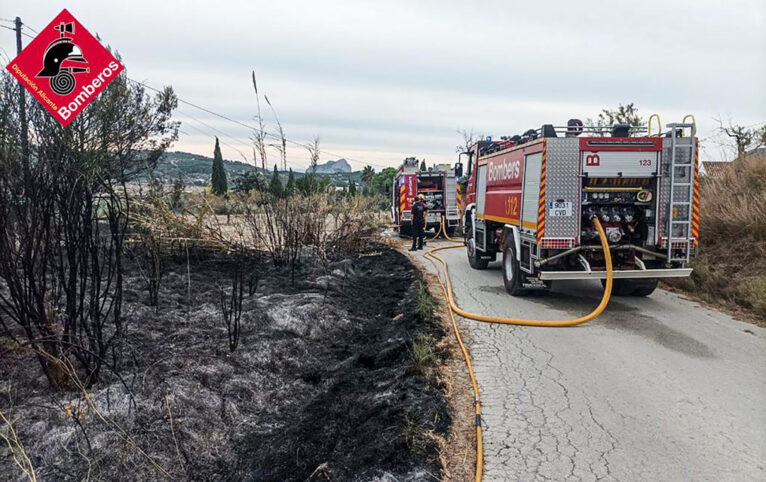 Incendio en el camí Serrallonga con Beníver de Benissa 05