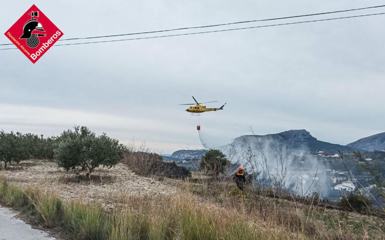 Incendio en el camí Serrallonga con Beníver de Benissa 08