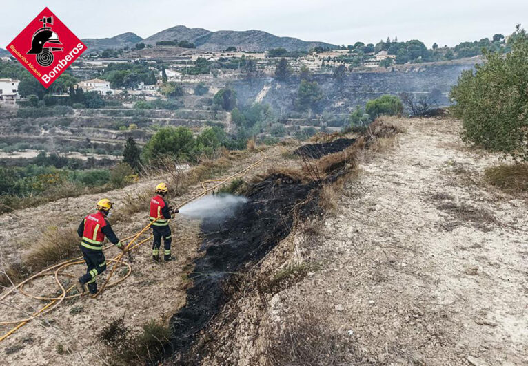 Incendio en el camí Serrallonga con Beníver de Benissa 09