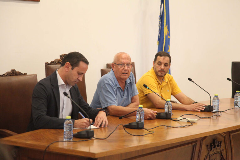 Los alcaldes de Benissa, Arturo Poquet, Dénia, Vicent Grimalt, y Ondara, José Ramiro, en la reunión sobre la reversión del Hospital de Dénia