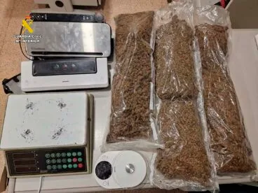 Material incautado del desmantelamiento de un chalet en Calp