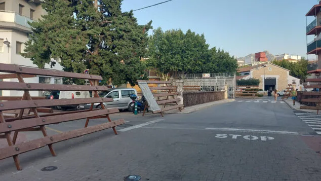 La ciudadanía no se pone de acuerdo con la ubicación de garitos de les Festes Populars de Sant Jaume de Ondara 1 Imagen: Ondara durante los preparativos de las fiestas de Sant Jaume 2023