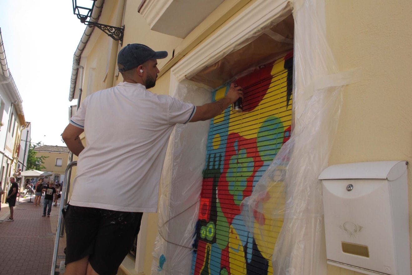 Persianes amb art en Els Poblets 01