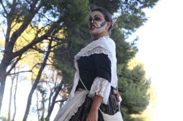 Personaje del espectáculo ‘Per Tots Sants, monstres valencians’ en el Castillo de Dénia