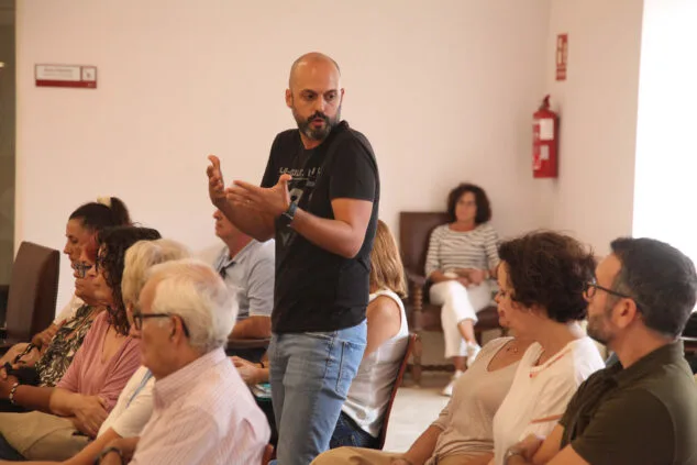 Imagen: Representante del Comité de Empresa de Marina Salud y trabajador sanitario de la Marina Alta