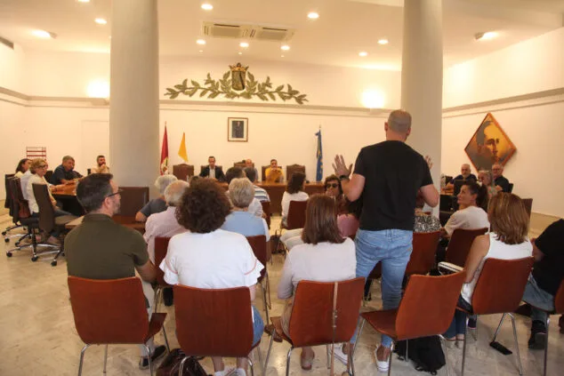 reunion de alcaldes y asociaciones por la reversion 28