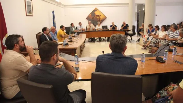 Imagen: Reunión sobre la reversión del Departamento de Salud de Dénia