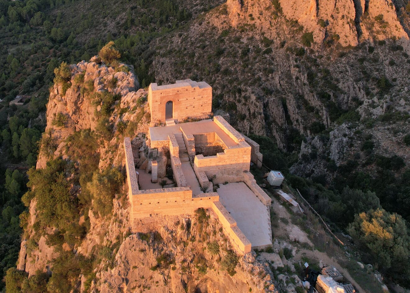 Vista del castillo del Ocaive de Pedreguer tras la recuperación