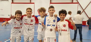 Alevines por parejas de L’Escola Municipal de Pilota d’Ondara