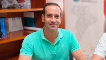arturo poquet alcalde de benissa en una reunion archivo