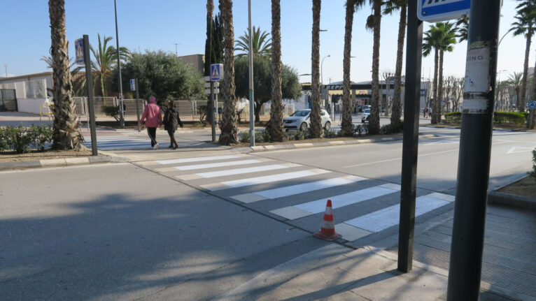 Calp inicia la instalación de pasos de cebra inteligentes para mejorar la seguridad vial