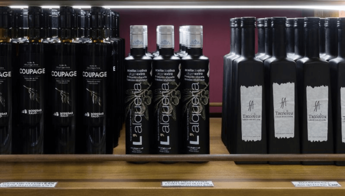 Cata de vinos y productos gourmet en Bodegas Xaló