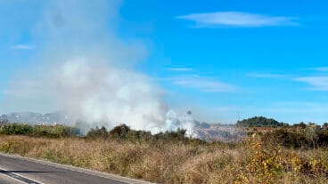 Columna de humo en Gata de Gorgos