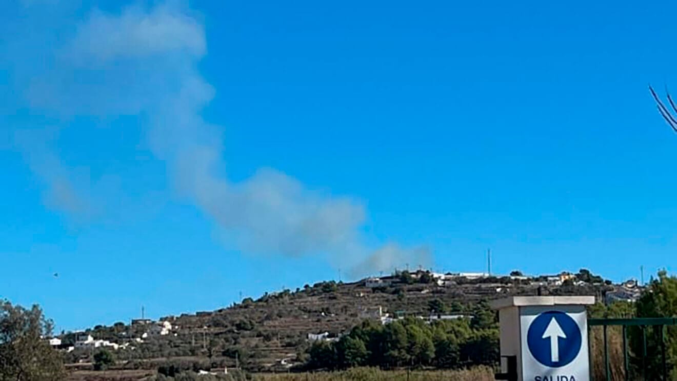 Columna de humo en Teulada