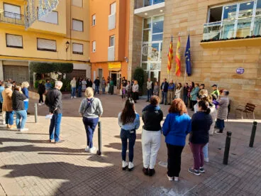 concentracion para conmemorar el dia internacional de la eliminacion de la violencia contra la mujer en calp