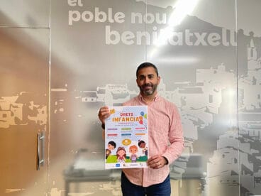 El concejal de Infancia y Educación de Benitatxell, Jorge Pascual, en la presentación de la Feria de los Derechos de la Infancia