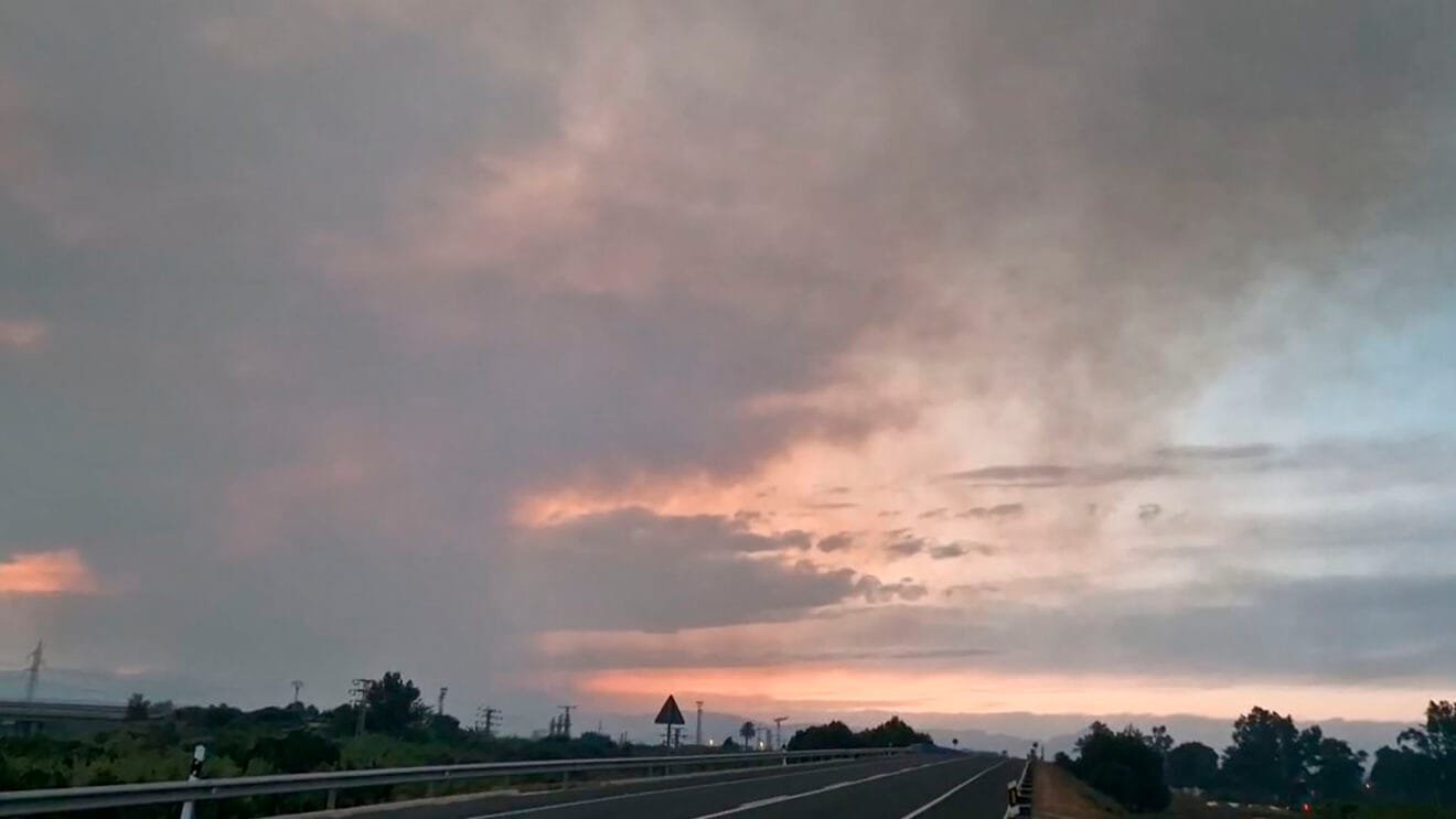 Humo visible desde el final de les Marines de Dénia