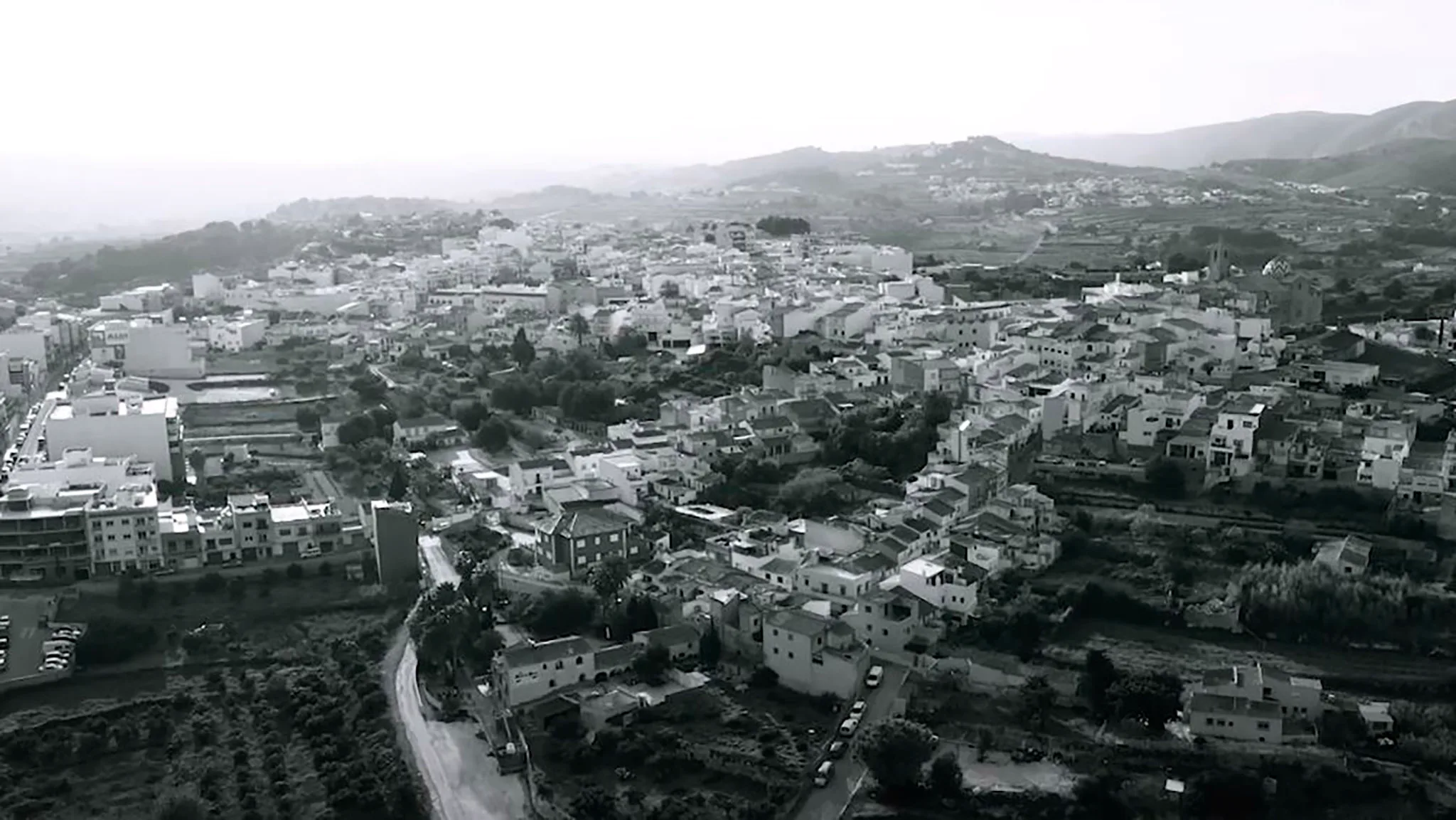 imagen del documental el poble nou de benitatxell ve de lluny de colc2b7lectiu mirades