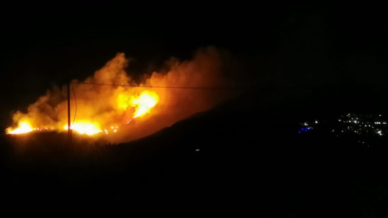 Incendio en el Ràfol d'Almúnia desdel el término municipal de Sanet i Negrals