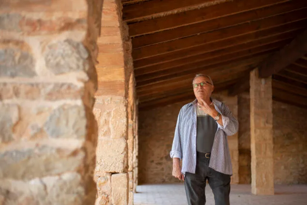 De Pedreguer a La Xara... Lluís El Sifoner no para: el pedreguero que marcó la historia de la cultura popular valenciana 5 Imagen: Lluís Fornés durante la entrevista
