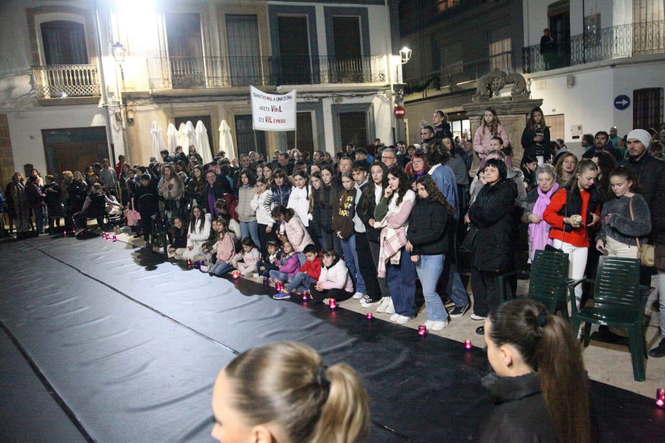 Manifestación comarcal el 25N en Gata de Gorgos 09