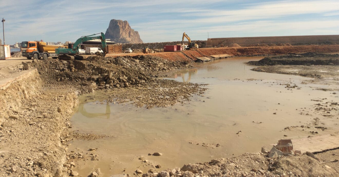 Marina Port Blanc espera poder finalizar las obras del dragado de Puerto Blanco a final de mes