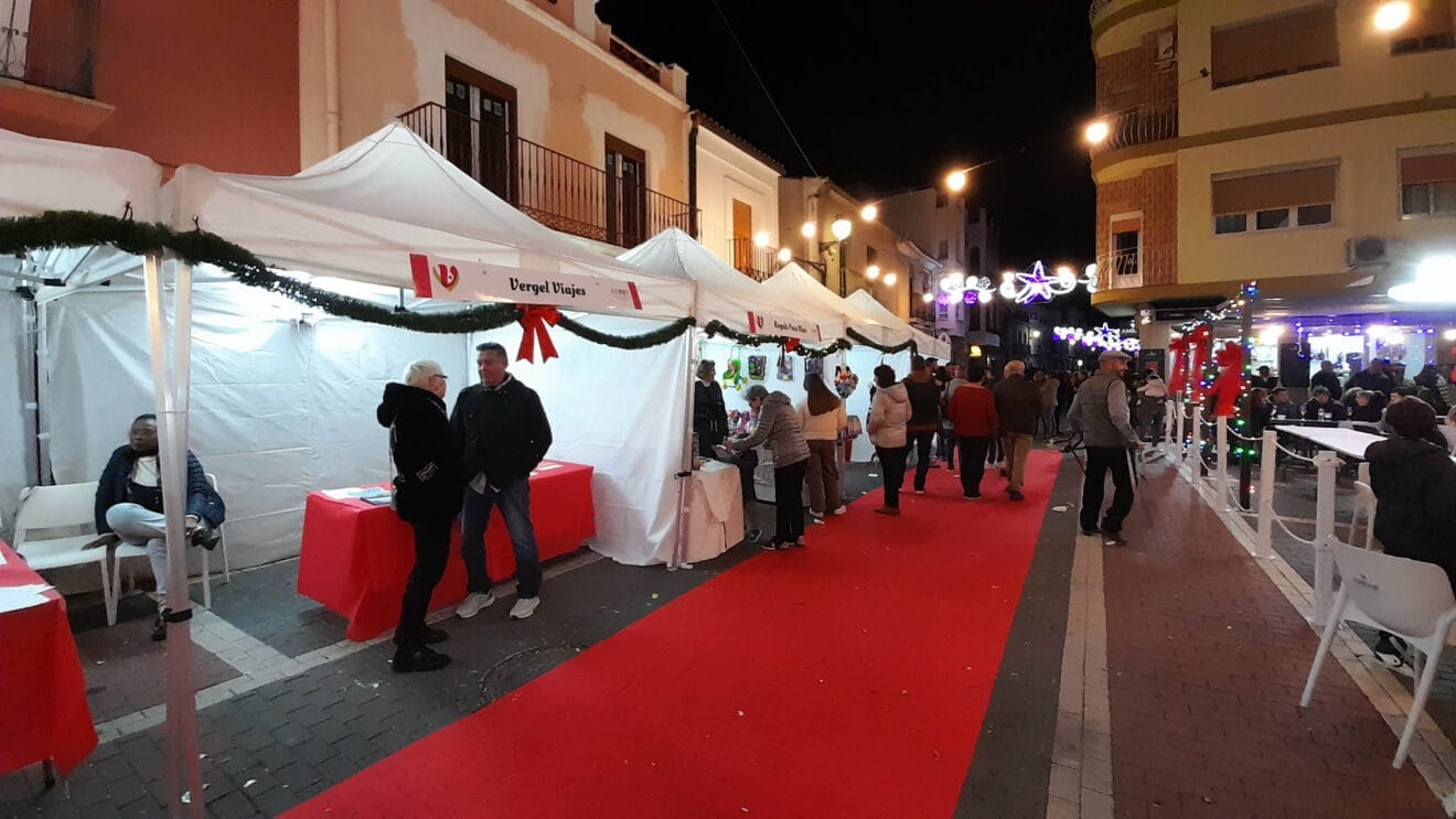 Calle Mayor en el Mercat de Nadal del Verger en 2023
