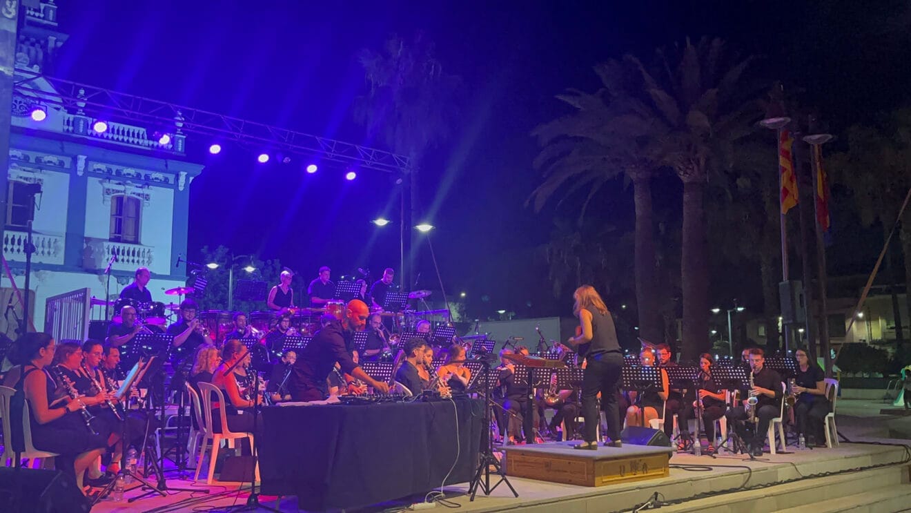 Concierto de banda y DJ de Pere Vicalet en Alqueries (Castelló)