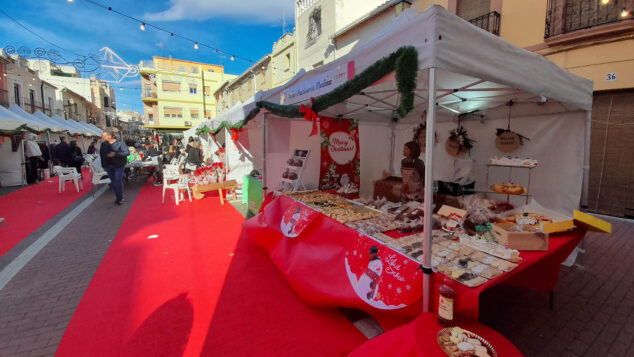 dulces navidenos y tradicionales en el mercat de nadal del verger en 2023