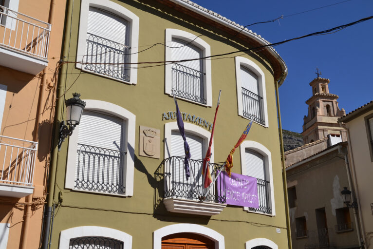 Fachada del Ayuntamiento de Benigembla