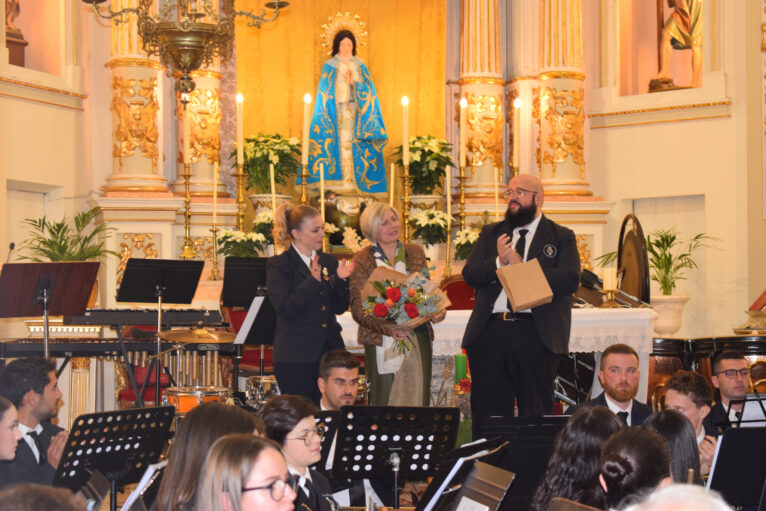 Homenajes durante el concierto de Santa Cecilia de la Banda de Música de El Poble Nou de Benitatxell