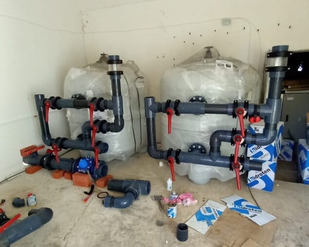 Imagen: Nueva instalación de bombas de agua en la piscina municipal de Xàbia