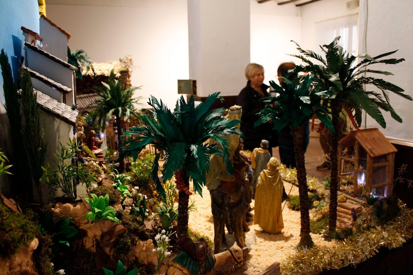 Palmeras del belén de les Monges hechas a mano en Pego