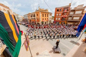 Pere Vicalet dirigiendo a la banda de Castalla