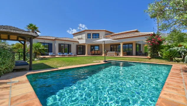 Celebra las fiestas en esta increíble villa de lujo en Dénia 1 Imagen: Villa Daru Dunya para 8 personas con Aguila Rent a Villa