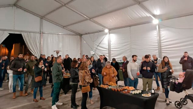 Imagen: Acto con las asociaciones y clubes de Benitatxell