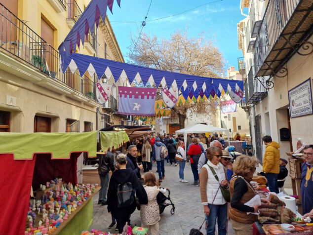 ambiente del mercado medieval de benissa 2024 04