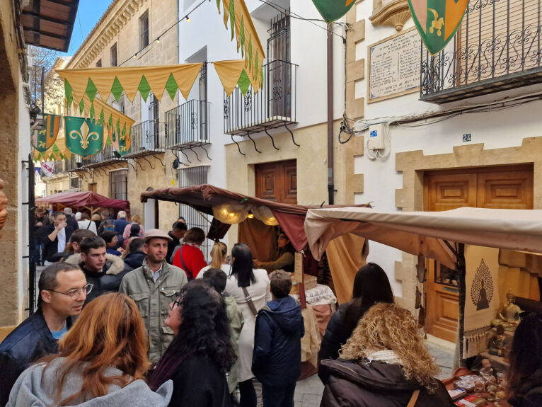 Ambiente del mercado medieval de Benissa 2024 09