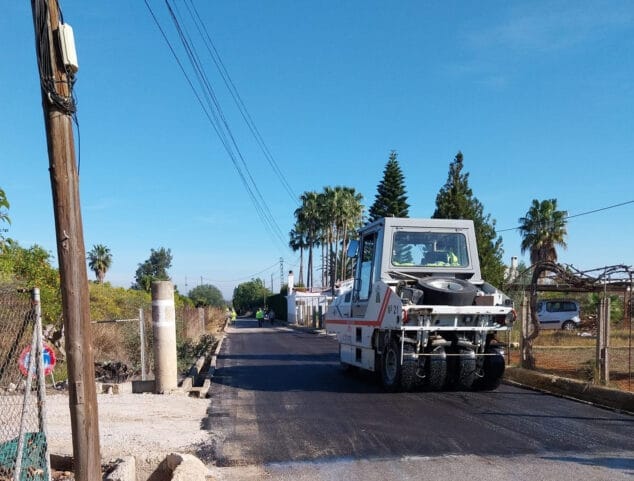 Imagen: Asfaltado de caminos en Ondara