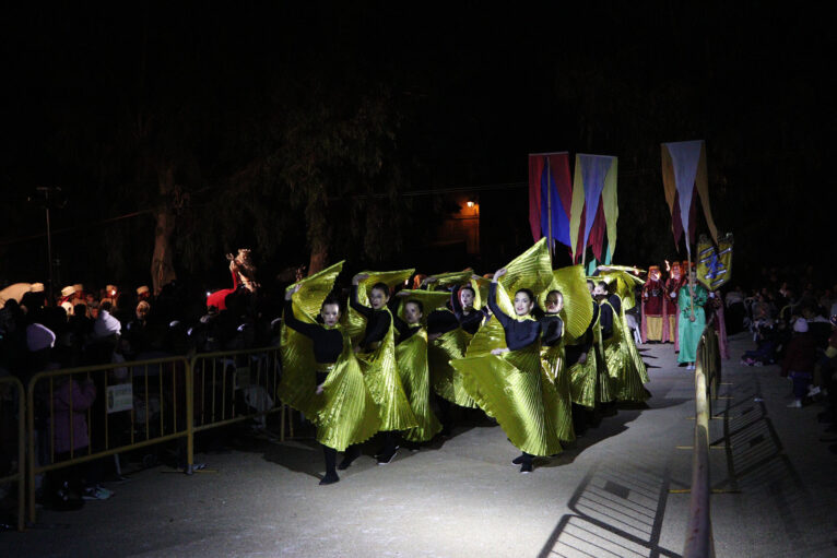 Baile de la Escuela Municipal de Danza de Gata en el Misteri de Reis