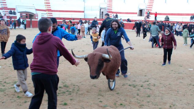 Imagen: Carretons en la plaza de toros de Ondara