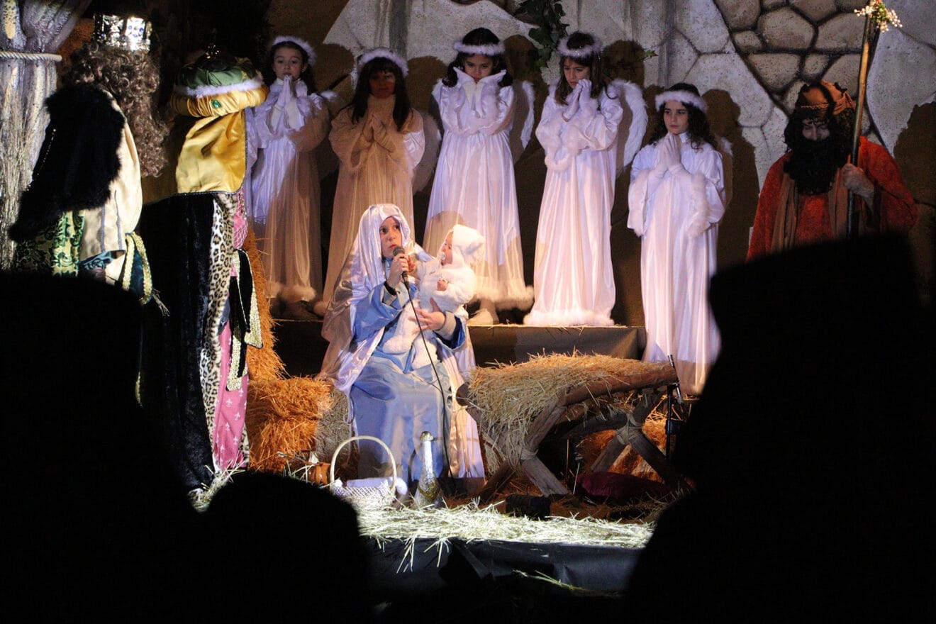 Escena del portal de Belén del Misteri de Reis de Gata