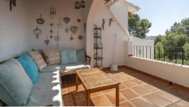 Esta es la terraza con vistas que ofrece este apartamento