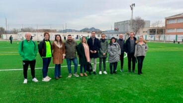Inauguración del césped del campo de fúbtol del Verger